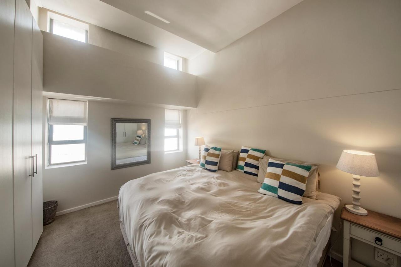 Surferscorner Self Catering Apartments Muizenberg Esterno foto