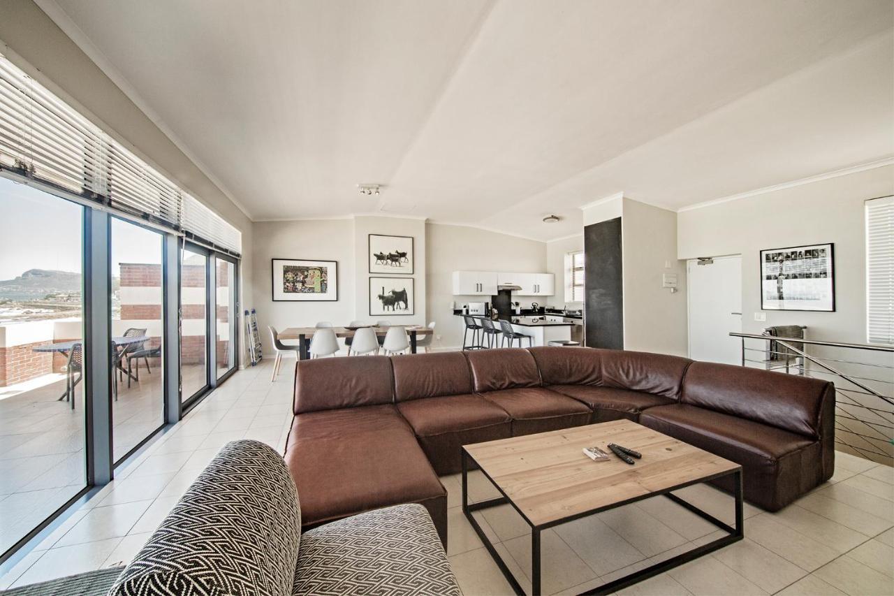 Surferscorner Self Catering Apartments Muizenberg Esterno foto