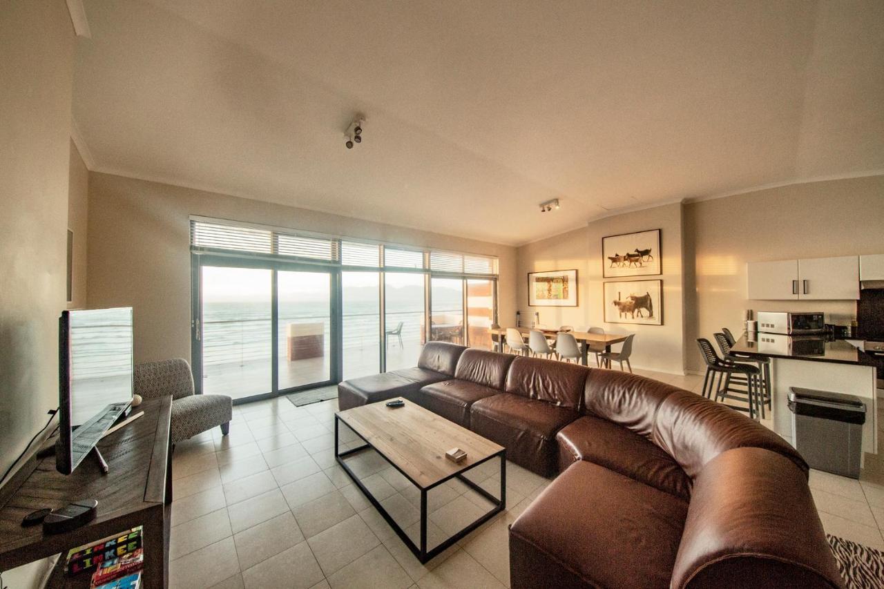Surferscorner Self Catering Apartments Muizenberg Esterno foto