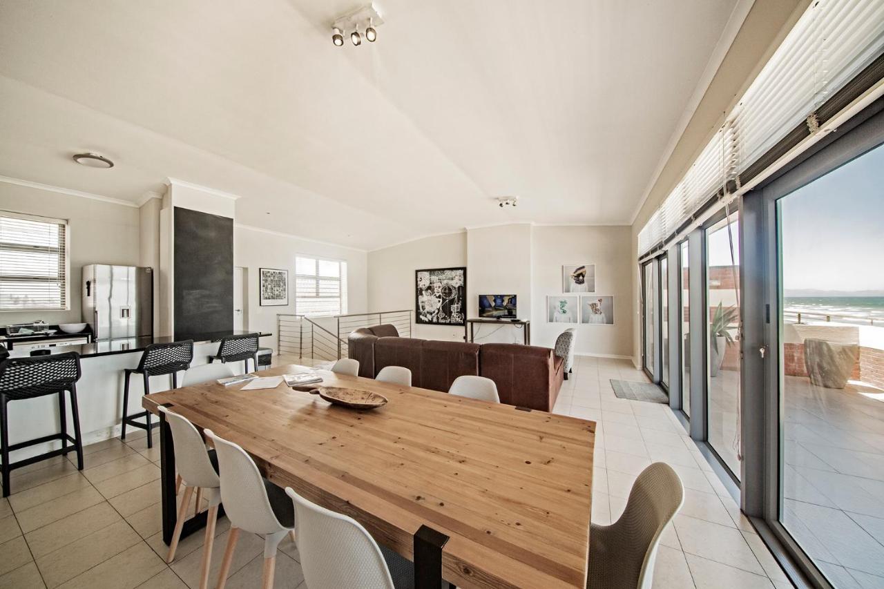 Surferscorner Self Catering Apartments Muizenberg Esterno foto
