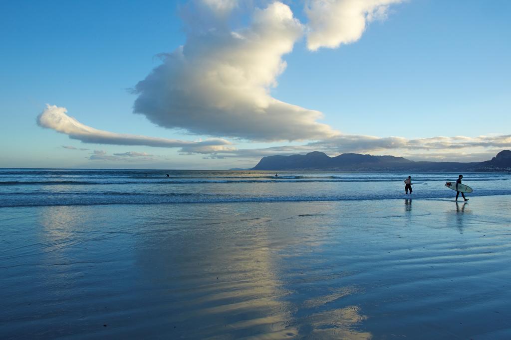 Surferscorner Self Catering Apartments Muizenberg Esterno foto