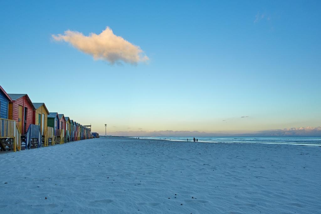 Surferscorner Self Catering Apartments Muizenberg Esterno foto