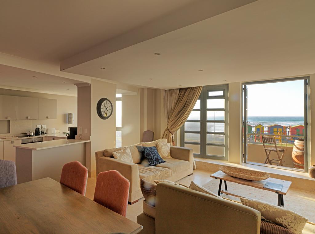 Surferscorner Self Catering Apartments Muizenberg Esterno foto