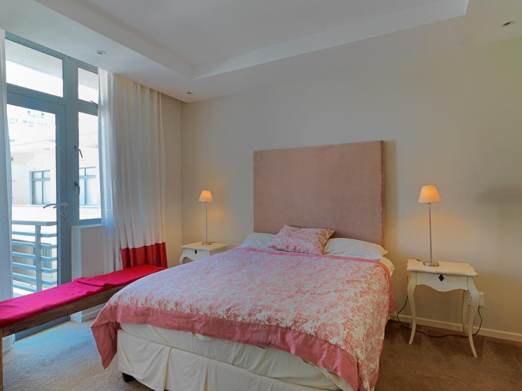 Surferscorner Self Catering Apartments Muizenberg Esterno foto
