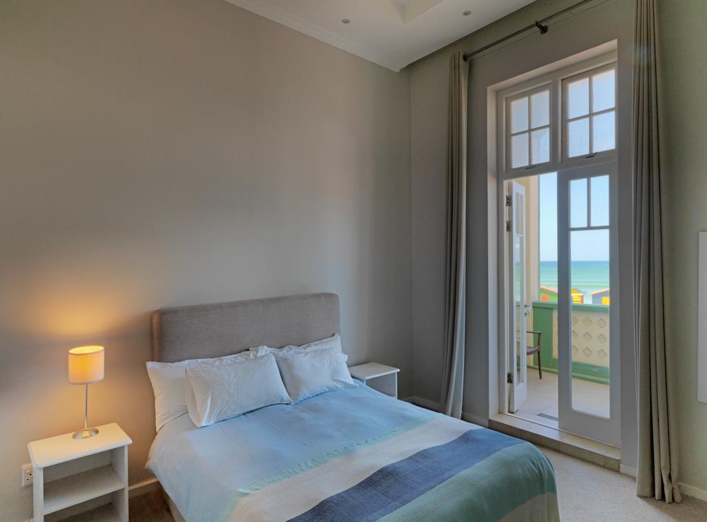 Surferscorner Self Catering Apartments Muizenberg Esterno foto